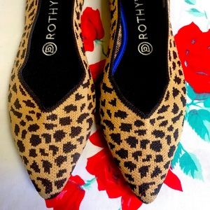 Rothys pointy toe slip on in leopard print. Size 8.5.